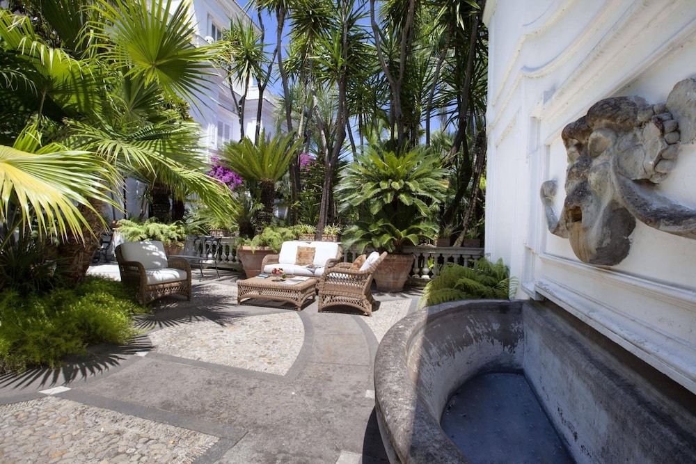 Villa, Smoking