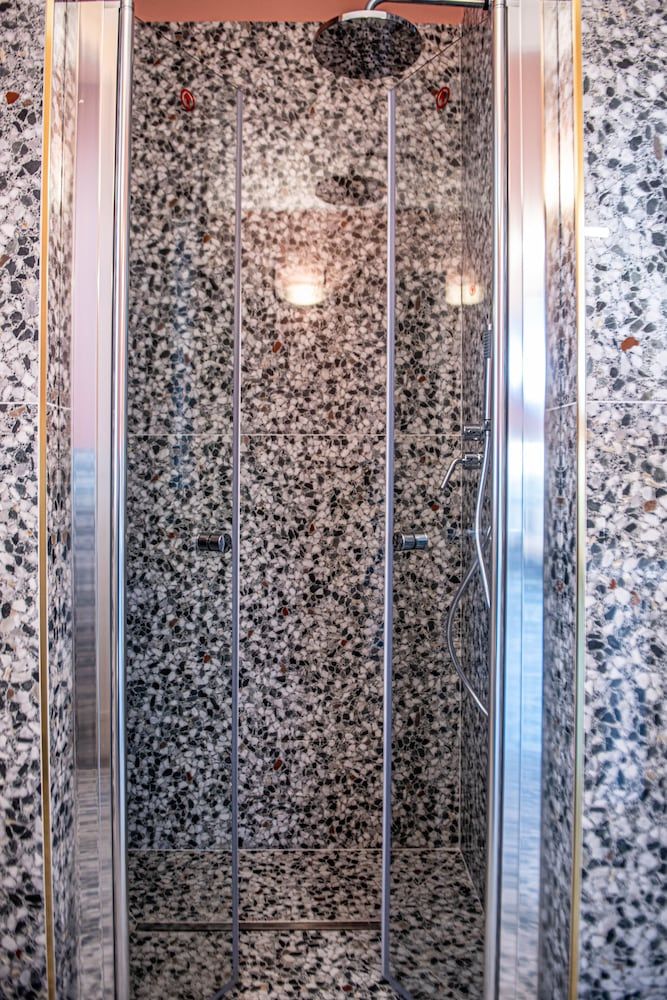 U'Panare Anna Fougez, 1 queen bed 17