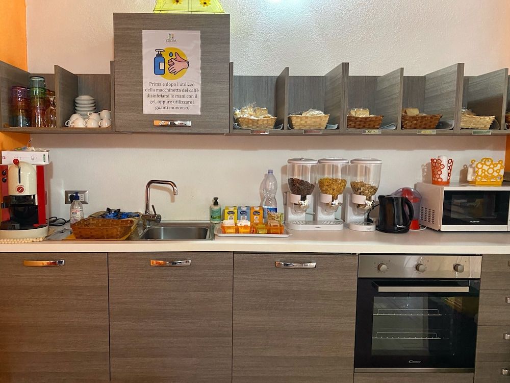 Gioia Guesthouse Deluxe Triple Room 5