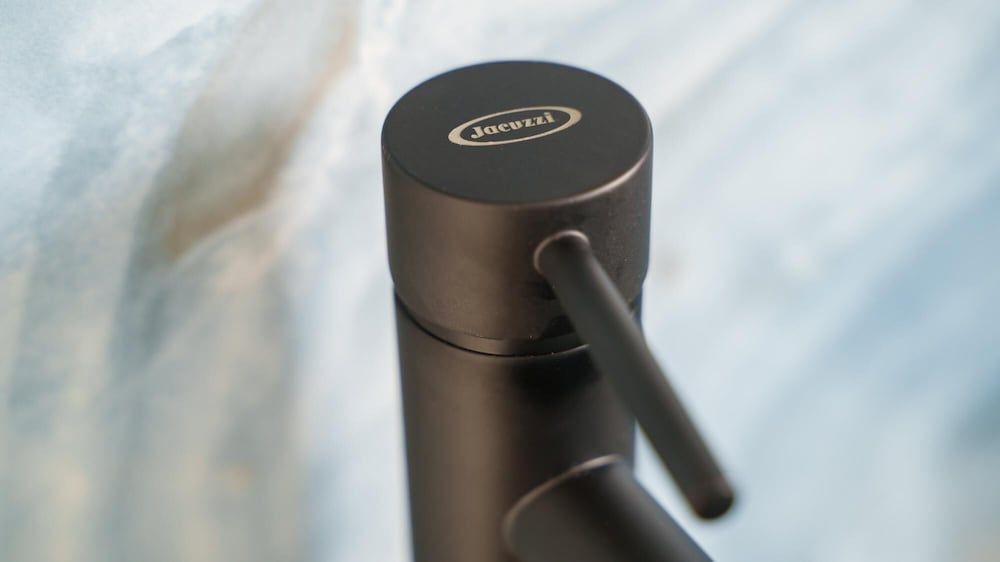 Welcomely - Deluxe Room - Amii Stewart Studio 12