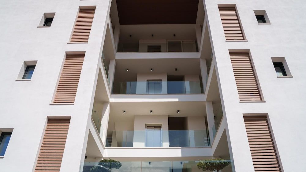 Welcomely - Deluxe Room - Amii Stewart Studio 11