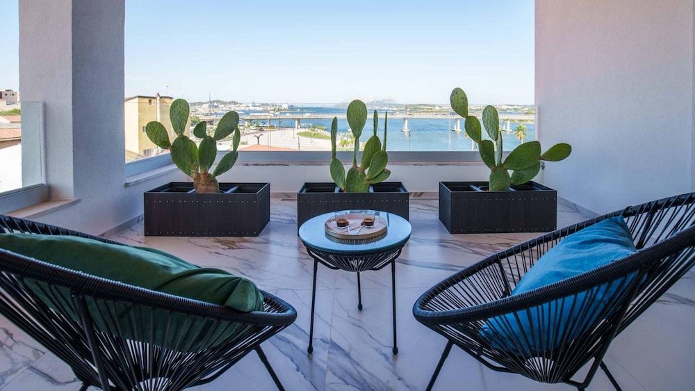 Welcomely - Light Room Vistamare - Domenico Modugno Studio 18