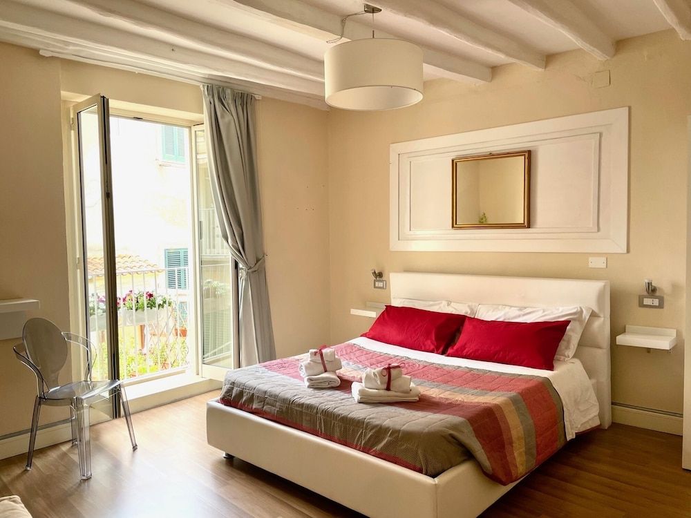 Residenza Donna Peppina Tropea Deluxe Room 2