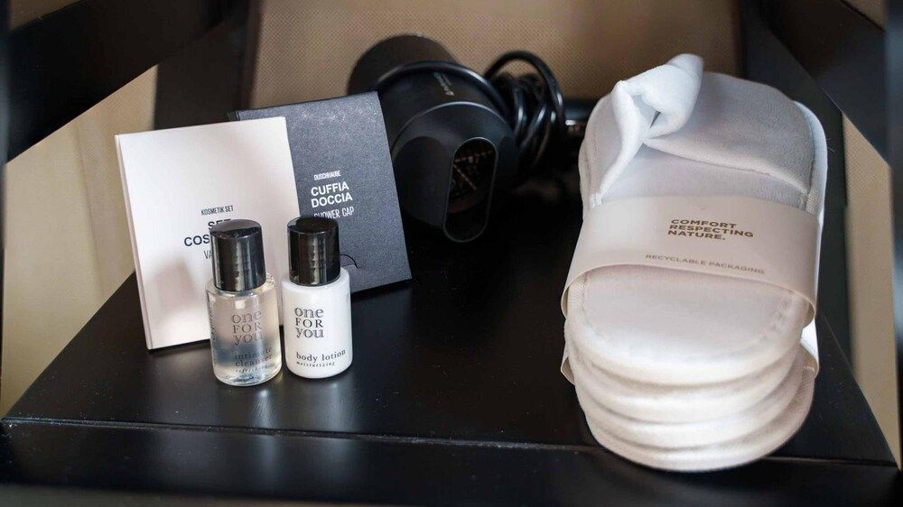 Welcomely - Deluxe Room - Frank Sinatra Studio 34