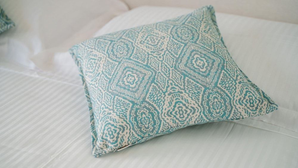 Welcomely - Deluxe Room - Frank Sinatra Studio 18