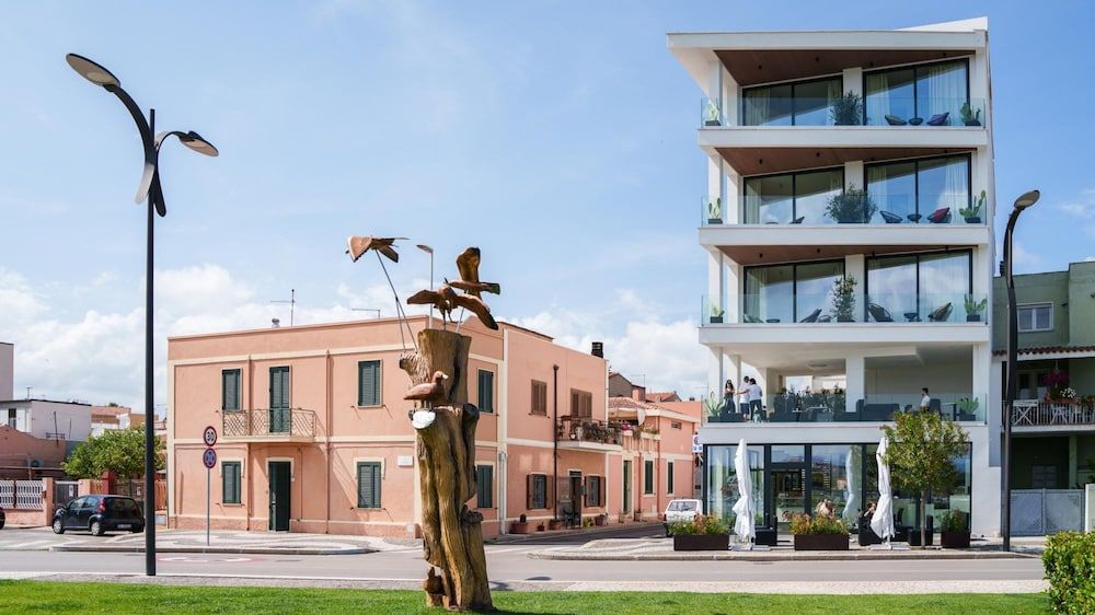 Welcomely - Deluxe Room - Frank Sinatra Studio 15