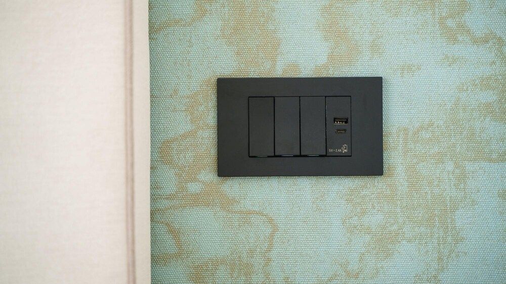 Welcomely - Deluxe Room - Frank Sinatra Studio 9