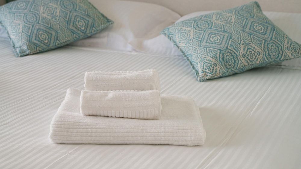 Welcomely - Deluxe Room - Frank Sinatra Studio 8