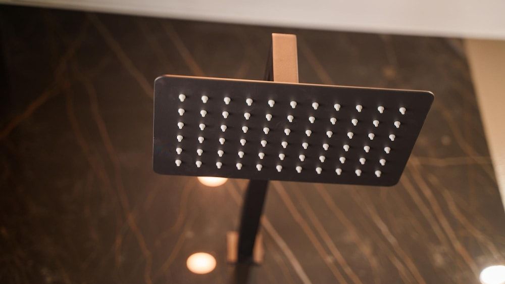 Welcomely - Deluxe Room - Frank Sinatra Studio 22