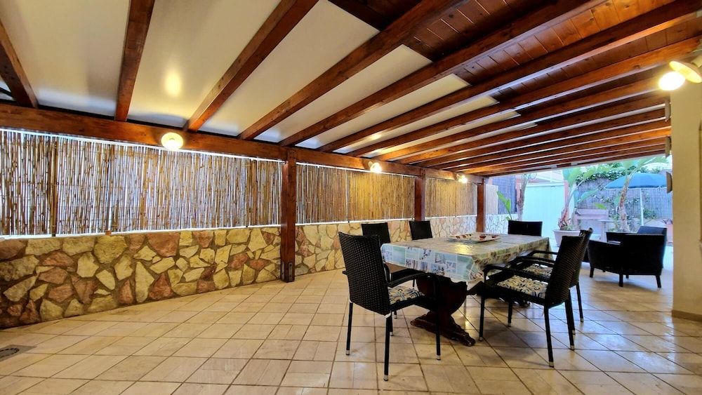 House, Smoking