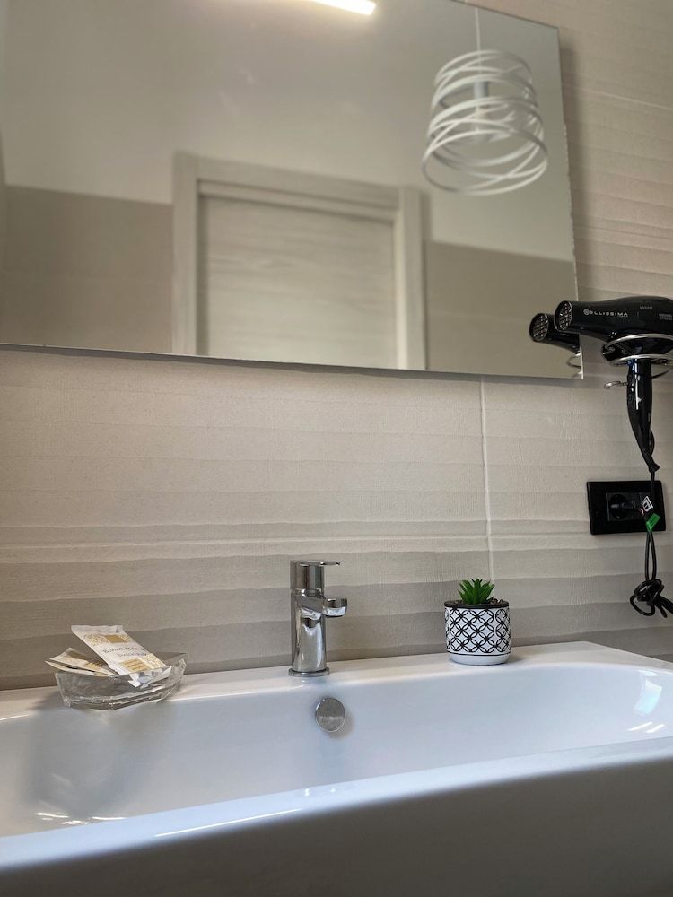 Scala dei Turchi Palace Suites Deluxe Quadruple Room 16