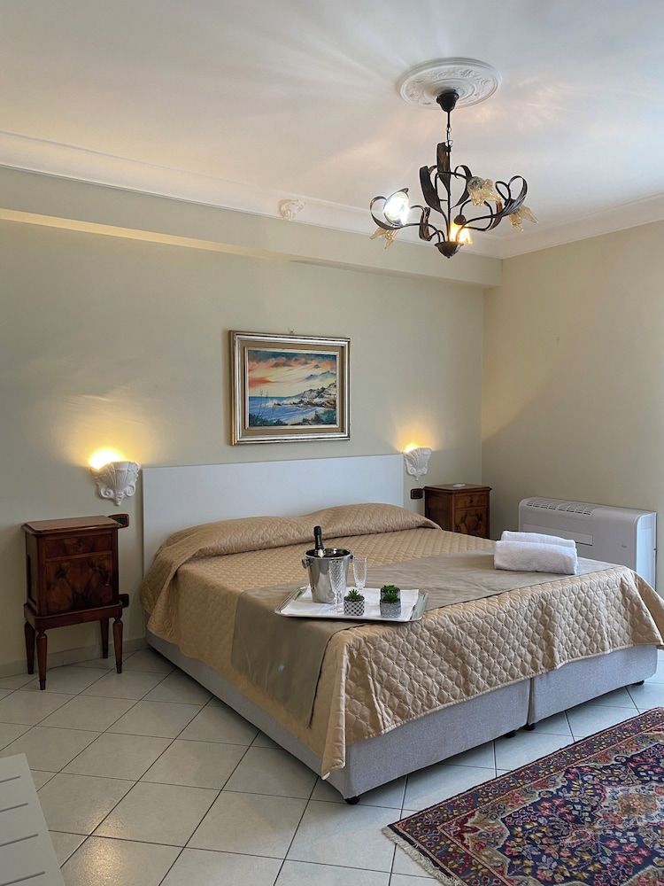 Scala dei Turchi Palace Suites Deluxe Quadruple Room 7