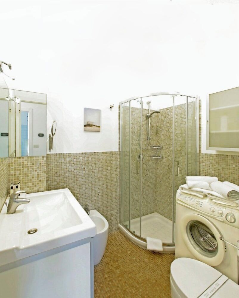 Luxury Suites Collection-Viale Milano 3 Deluxe Condo, 1 Queen Bed with Sofa bed, Non Smoking, Sea View 7