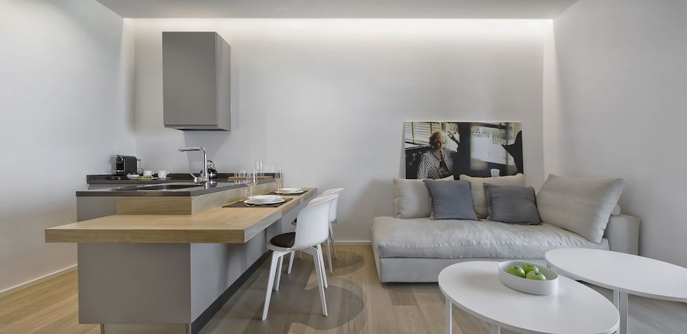 Luxury Suites Collection-Viale Milano 33 Luxury Condo 4