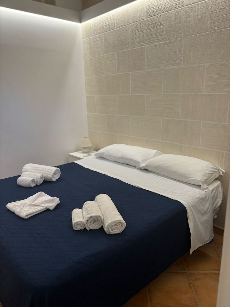 Basic Double or Twin Room (Sand)