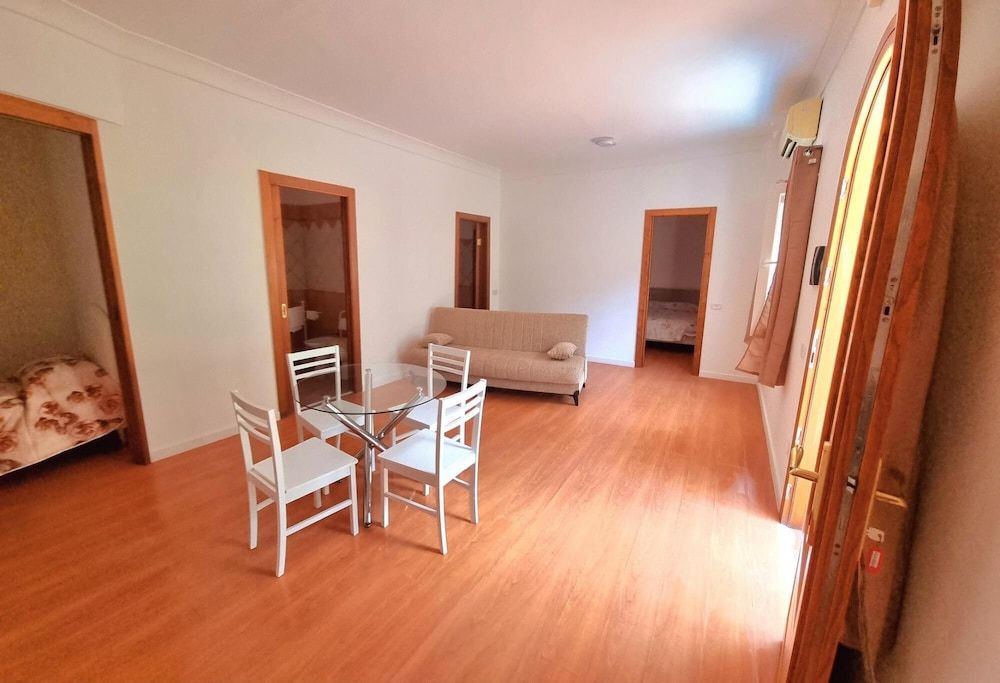 Apartment, Smoking