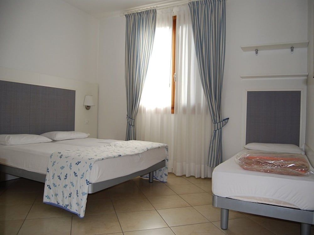 Apartment, 4 Bedrooms, Balcony
