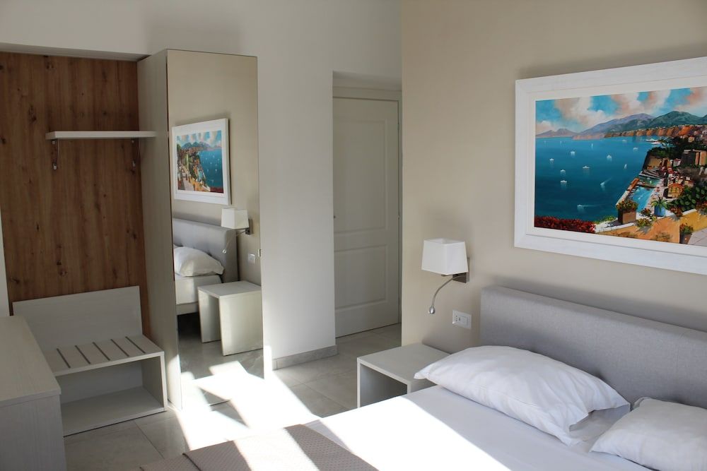 Villa Emanuel White Classic Room 6