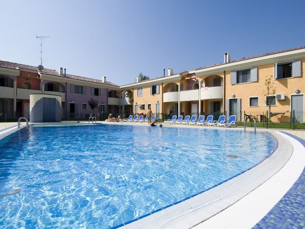 Apartment, 4 Bedrooms, Balcony