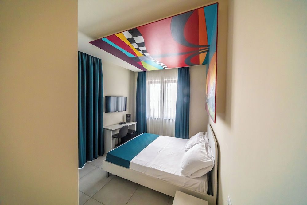 HAPPYROOMS Panoramic Double Room 6