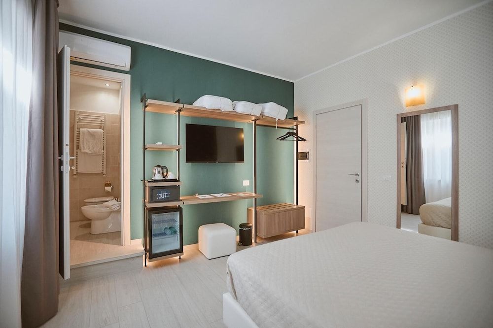 Deluxe Double or Twin Room
