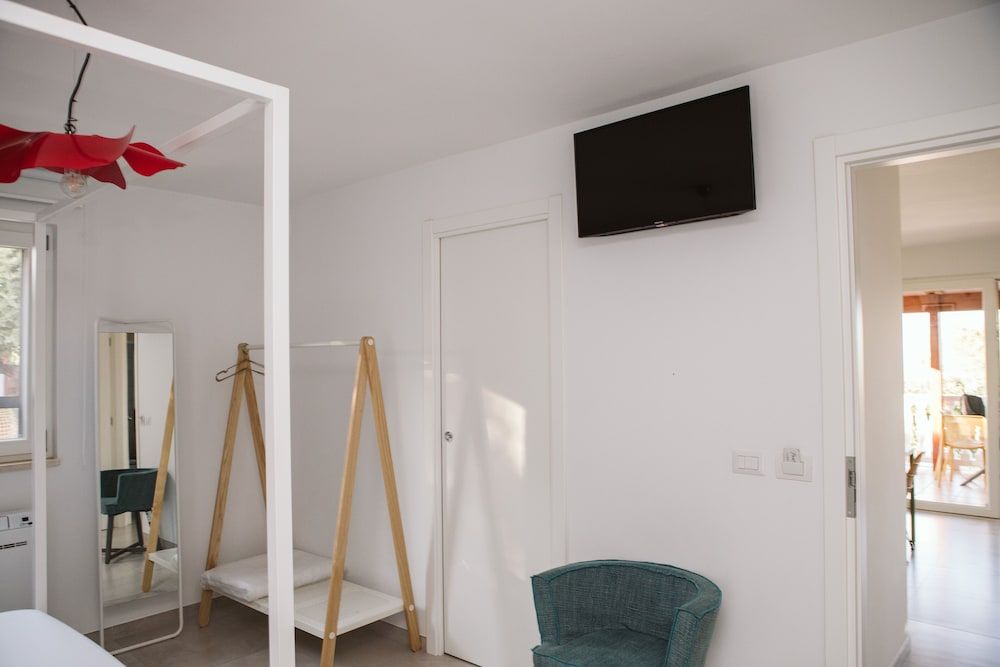 Monte Simeone B&B Deluxe Room 4