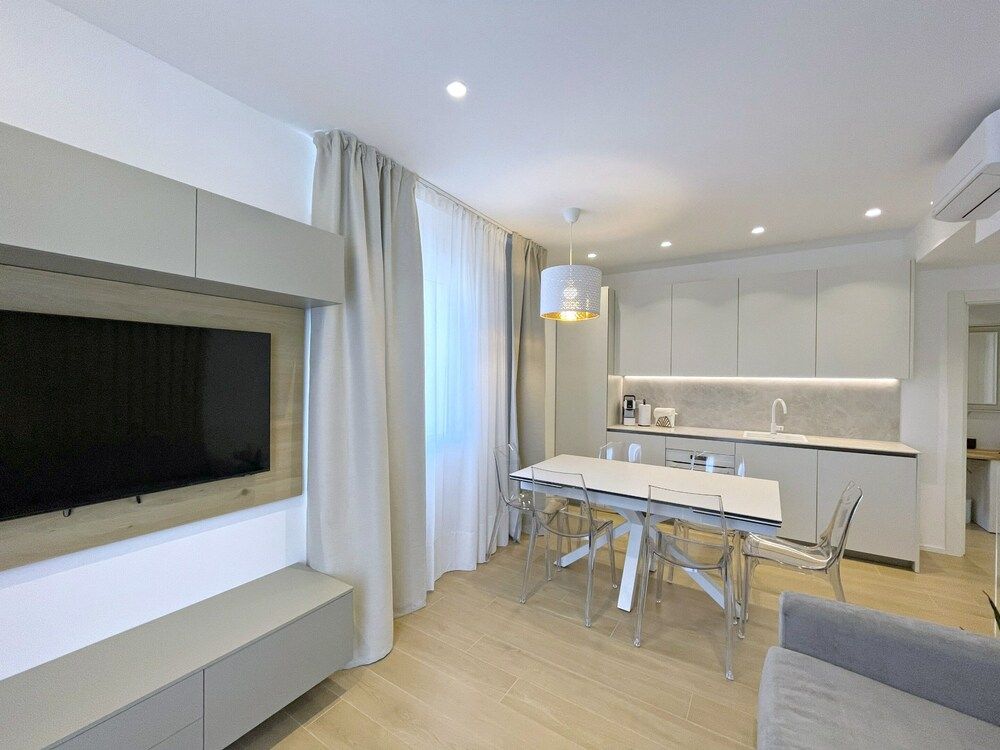 Arcioun Suite Apartment Via Bellaria Apartment 9