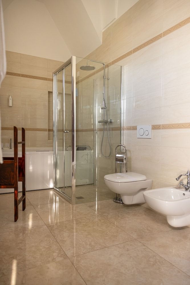 Filippo de Raho Agri Bio Relais Deluxe Double Room, Jetted Tub 4