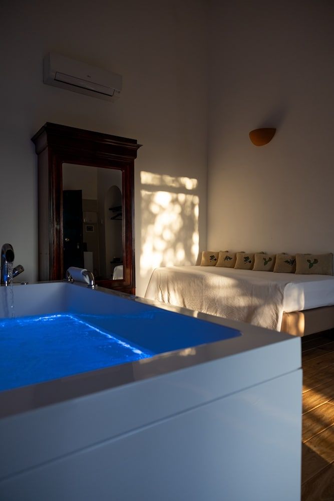 Filippo de Raho Agri Bio Relais Junior Suite 3