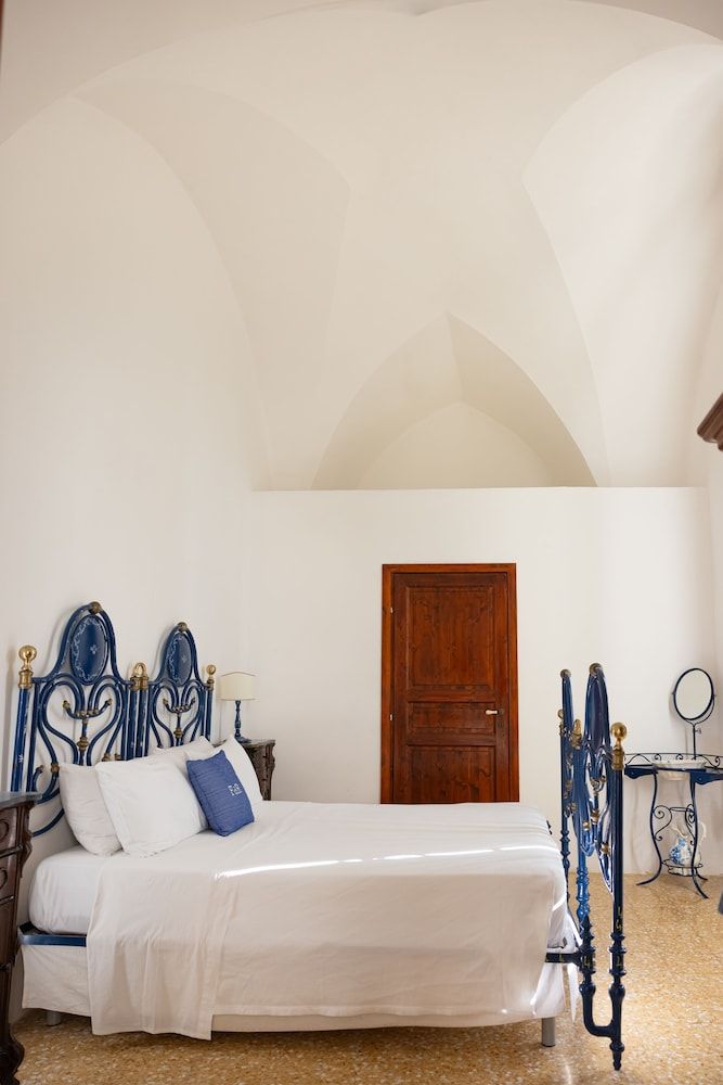 Filippo de Raho Agri Bio Relais Superior Double Room 2