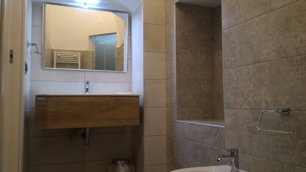 IL VICOLO Family Townhome 12