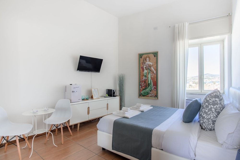 Naro Suites and Rooms Deluxe Double Room, Partial Sea View 5