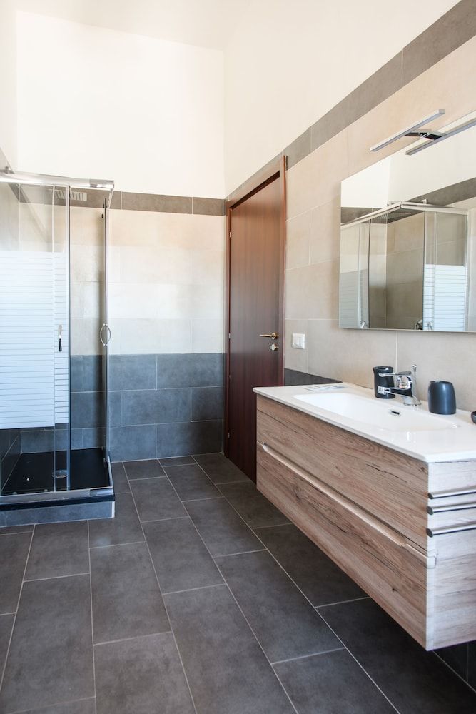 Naro Suites and Rooms Deluxe Double Room, Partial Sea View 8