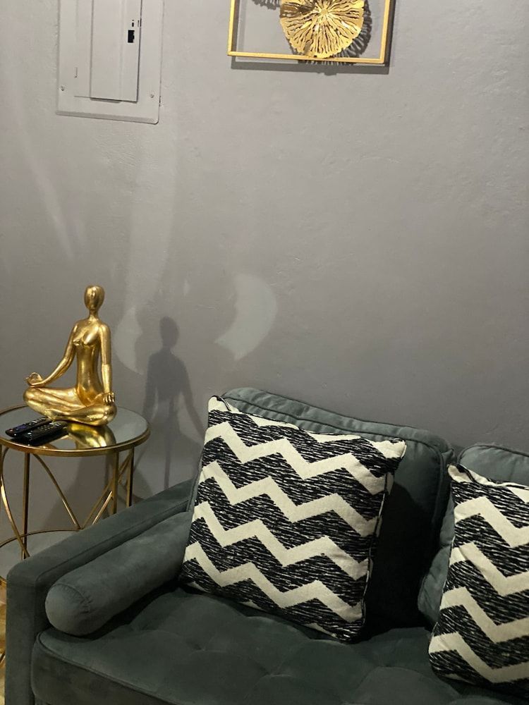 Montego Bay Ironshore  Luxury Studios Luxury Apartment, 1 Queen Bed, Courtyard View, Courtyard Area 16