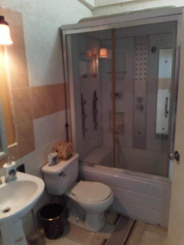 Modern and Comfortable 2bedroom Flat Apartment, 2 Bedrooms, Accessible, Smoking 12