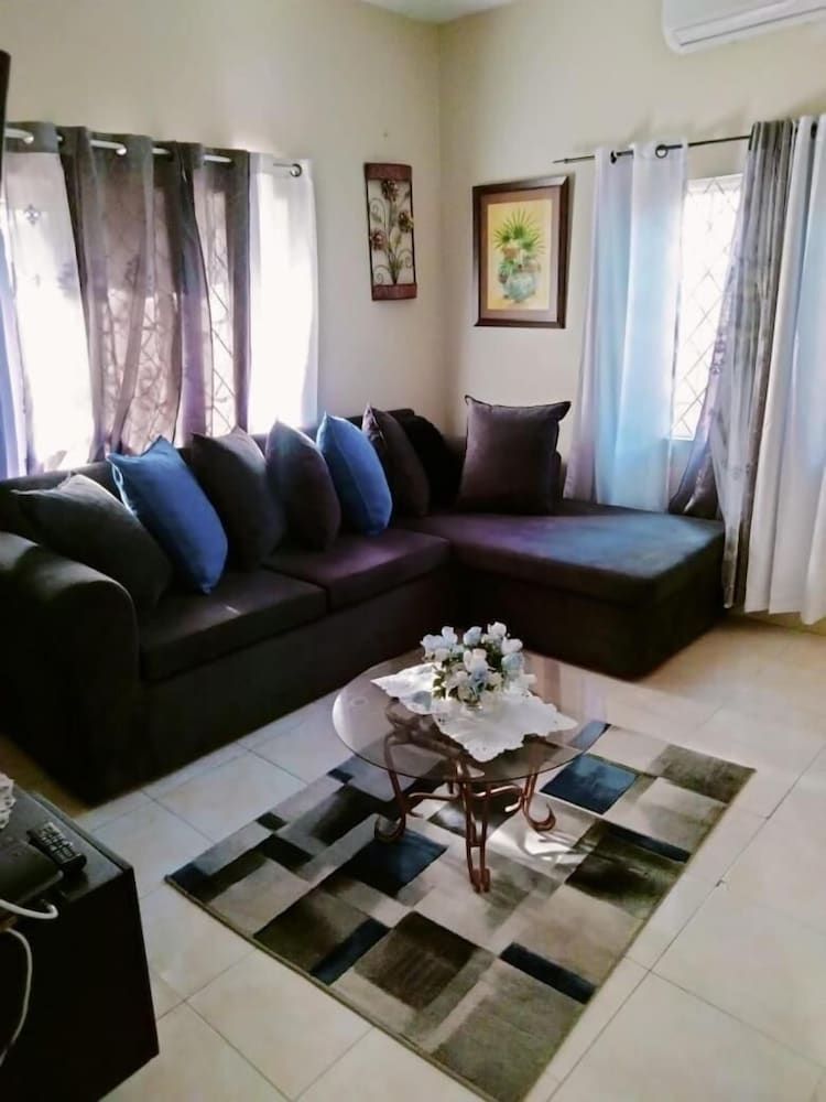 Modern and Comfortable 2bedroom Flat Apartment, 2 Bedrooms, Accessible, Smoking 7