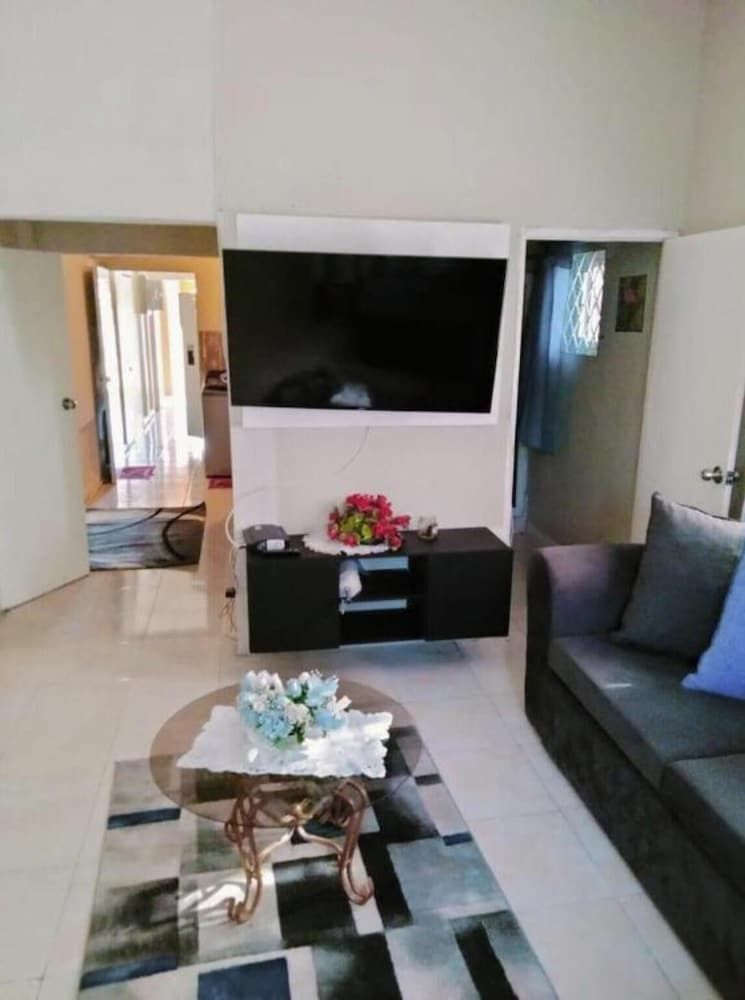 Modern and Comfortable 2bedroom Flat Apartment, 2 Bedrooms, Accessible, Smoking 8