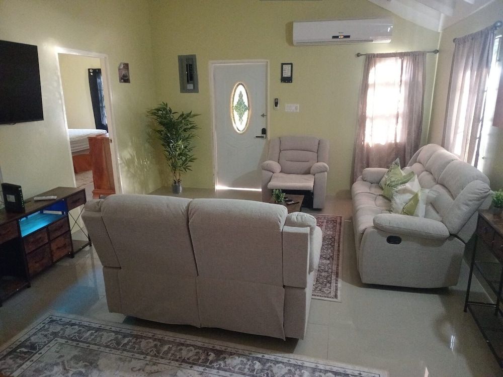 DeJean Comfort Cabin 6