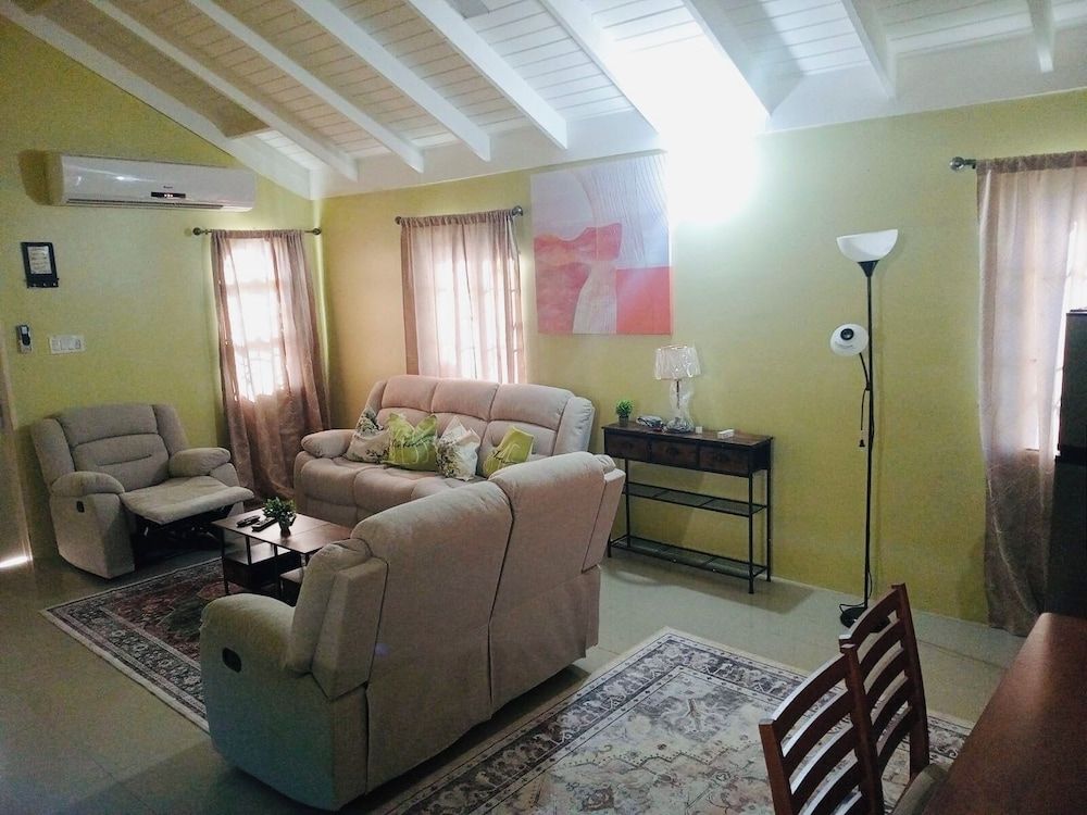 DeJean Comfort Cabin 7