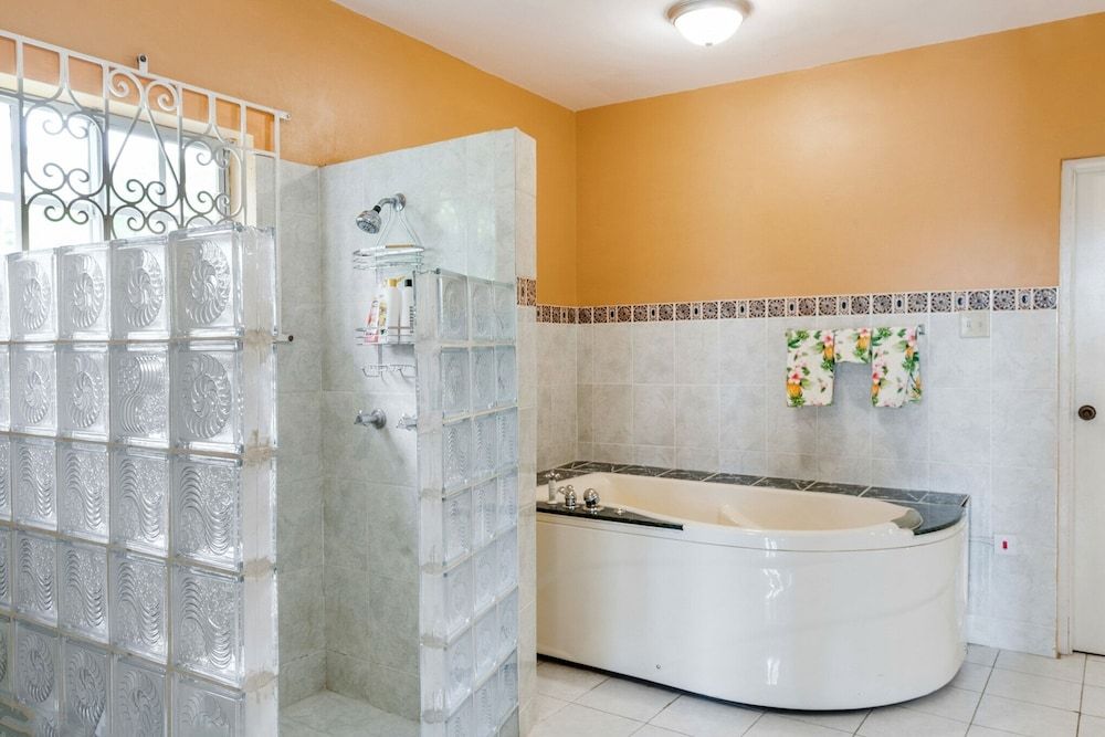 YanceyLargo-6BR Two-Story Estate w/Mountain Views by RedAwning Villa, 6 Bedrooms 28