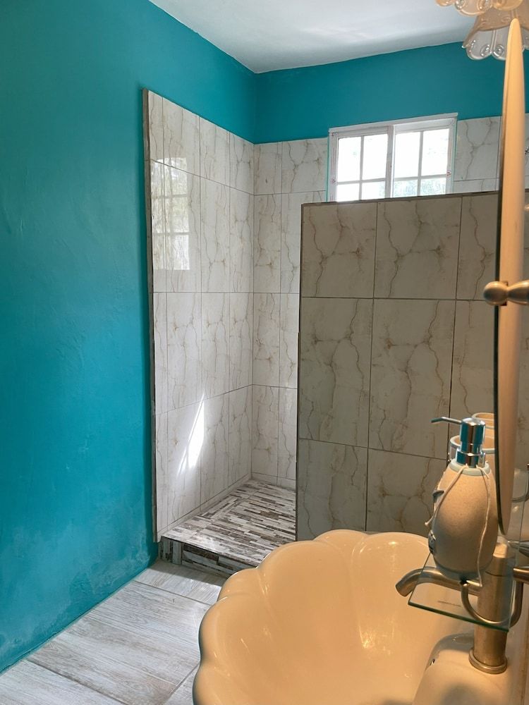 YanceyLargo Estate - Newly Built Modern 1 Bedroom Suite 1 Villa by RedAwning Villa, 1 Bedroom 24