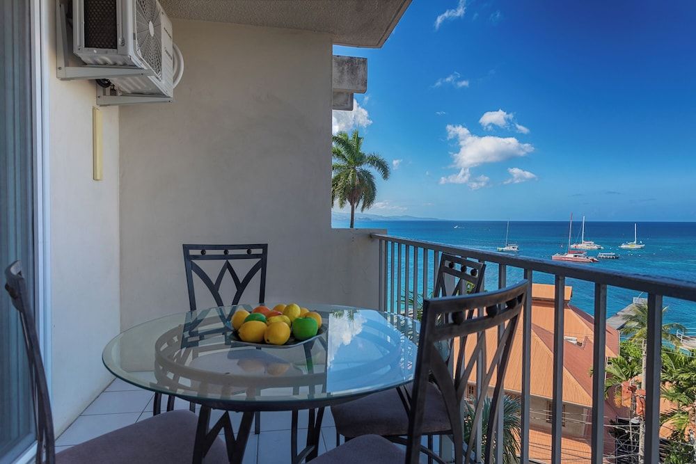 Montego Bay Club Apartments Deluxe Studio, Multiple Beds, Ocean View 80