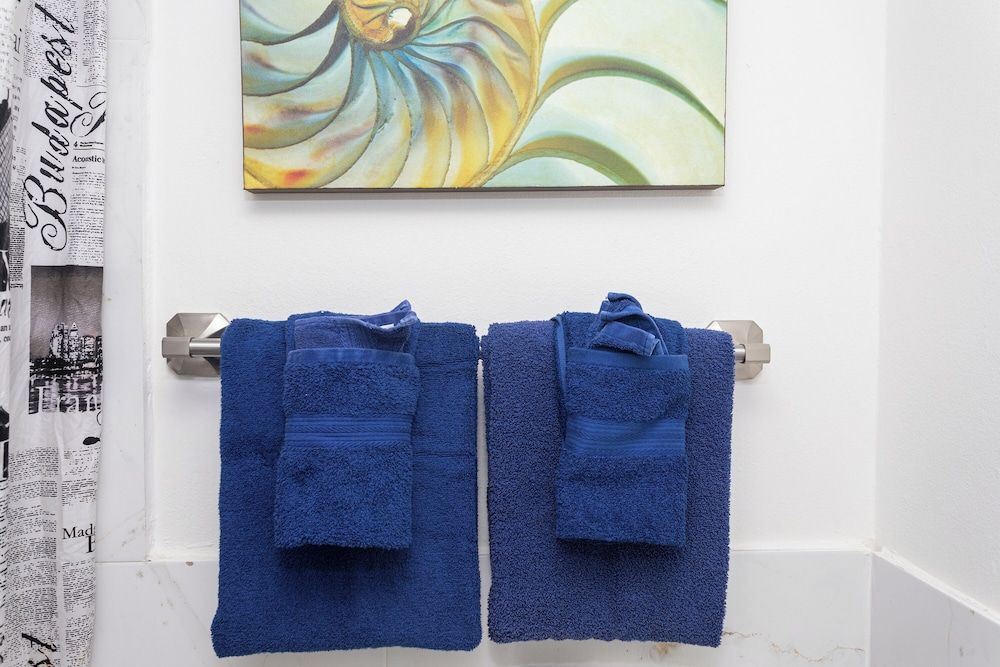 Montego Bay Club Apartments Deluxe Studio, Multiple Beds, Ocean View 110