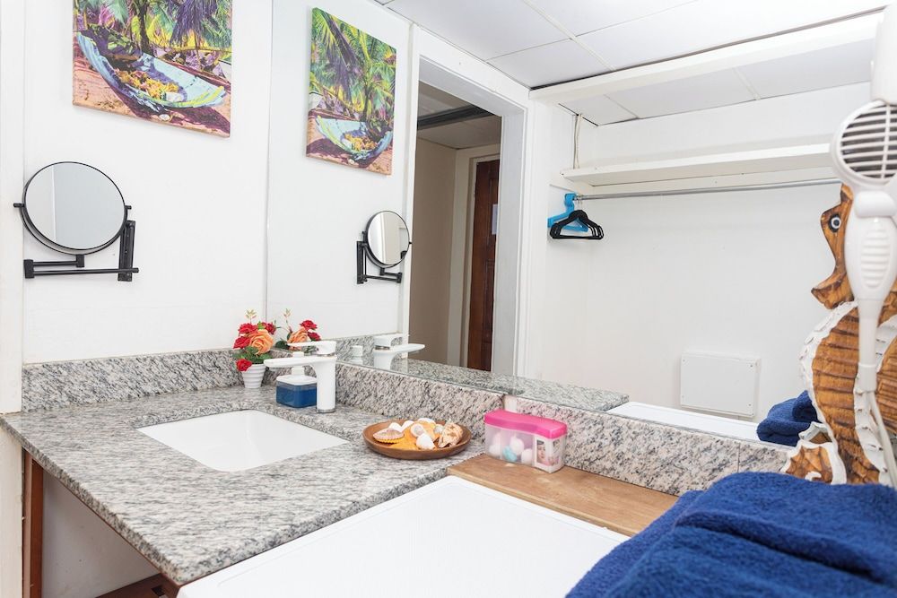 Montego Bay Club Apartments Deluxe Studio, Multiple Beds, Ocean View 103