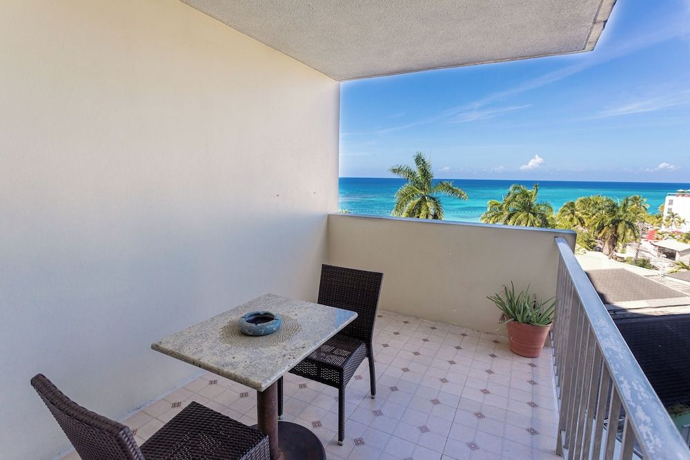 Montego Bay Club Apartments Deluxe Studio, Multiple Beds, Ocean View 86
