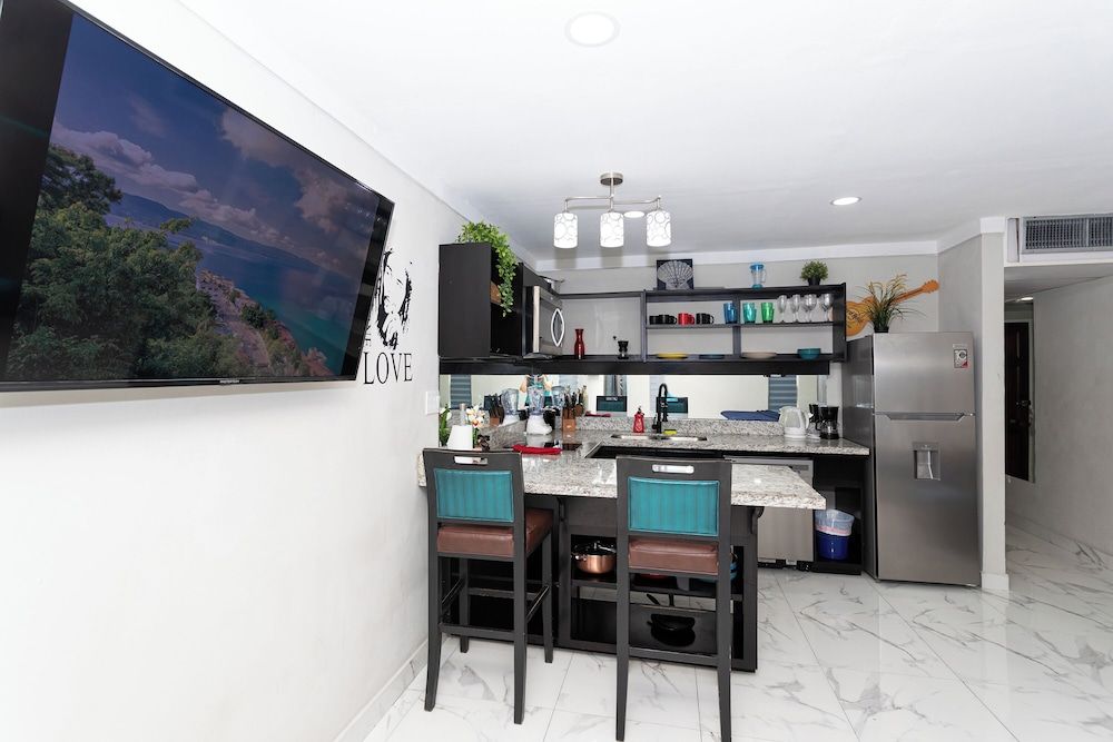 Montego Bay Club Apartments Deluxe Studio, Multiple Beds, Ocean View 29