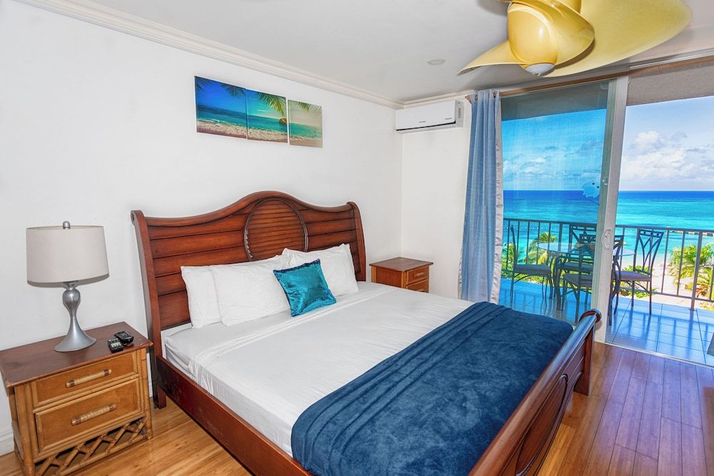 Montego Bay Club Apartments Deluxe Studio, Multiple Beds, Ocean View 2