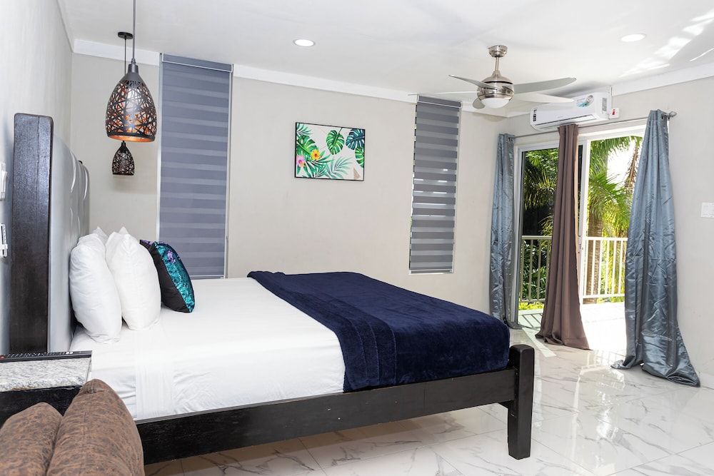 Montego Bay Club Apartments Deluxe Studio, Multiple Beds, Ocean View 5