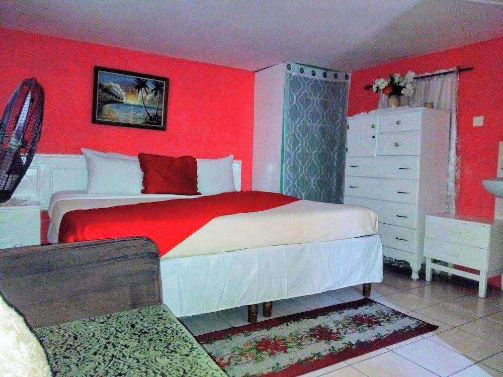 237 Bratton Ave Economy Room 5