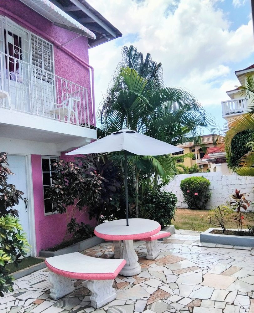 237 Bratton Ave Standard Room, 1 King Bed with Sofa bed, Balcony 7